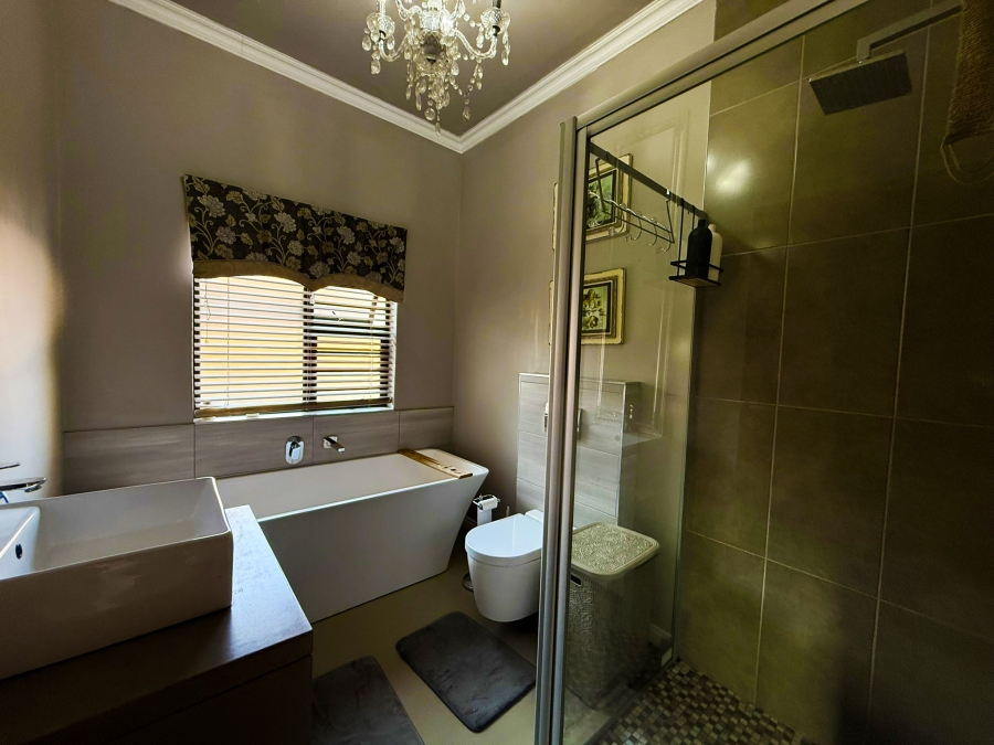 4 Bedroom Property for Sale in Tuscany Ridge North West